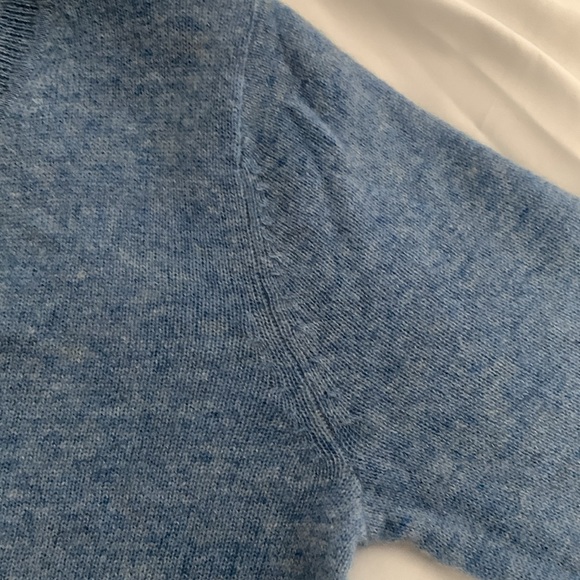 TAHARI 100% 2-ply cashmere V neck sweater size S NWT - Picture 4 of 8